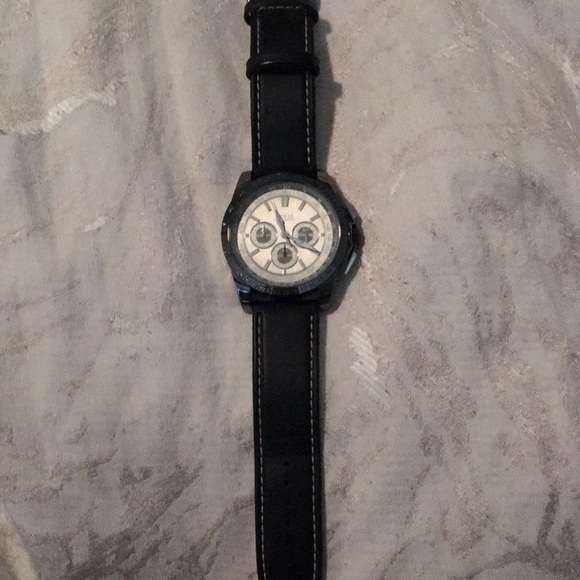 Guess watch with black band - Picture 1 of 3